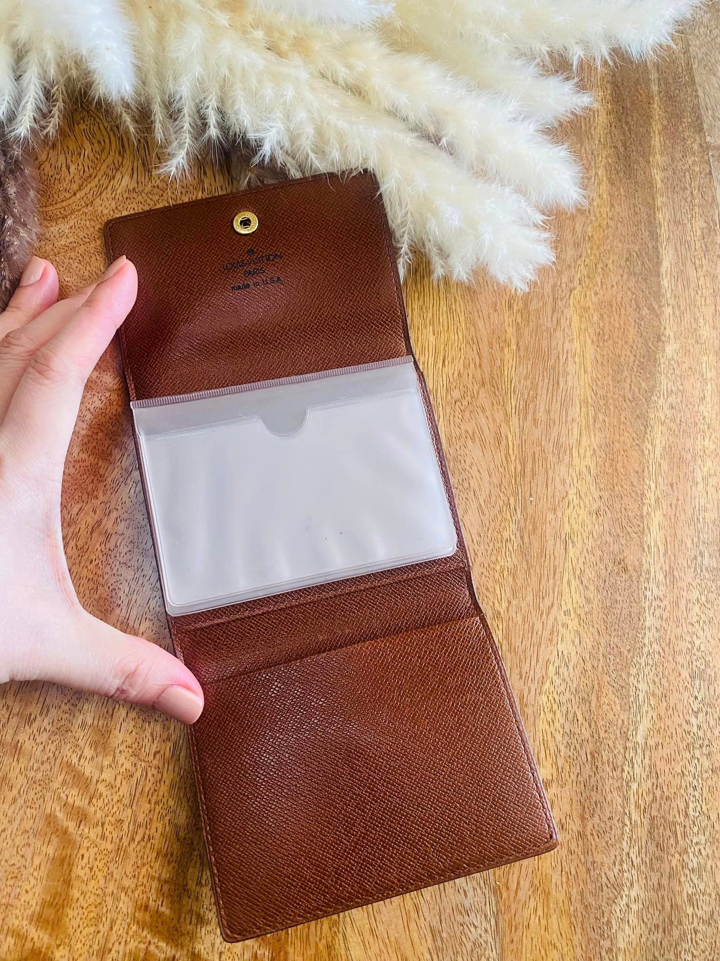 CARD HOLDER