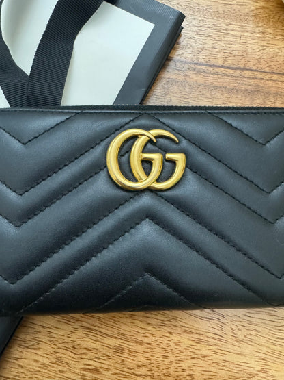 GUCCI - MARMONT ZIPPY WALLET (Black, Pre-loved)