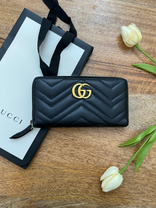 GUCCI - MARMONT ZIPPY WALLET (Black, Pre-loved)