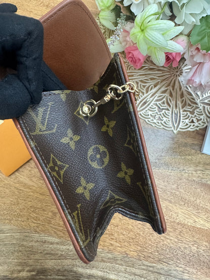 LOUIS VUITTON - DAME CLUTCH - Converted (Preloved)