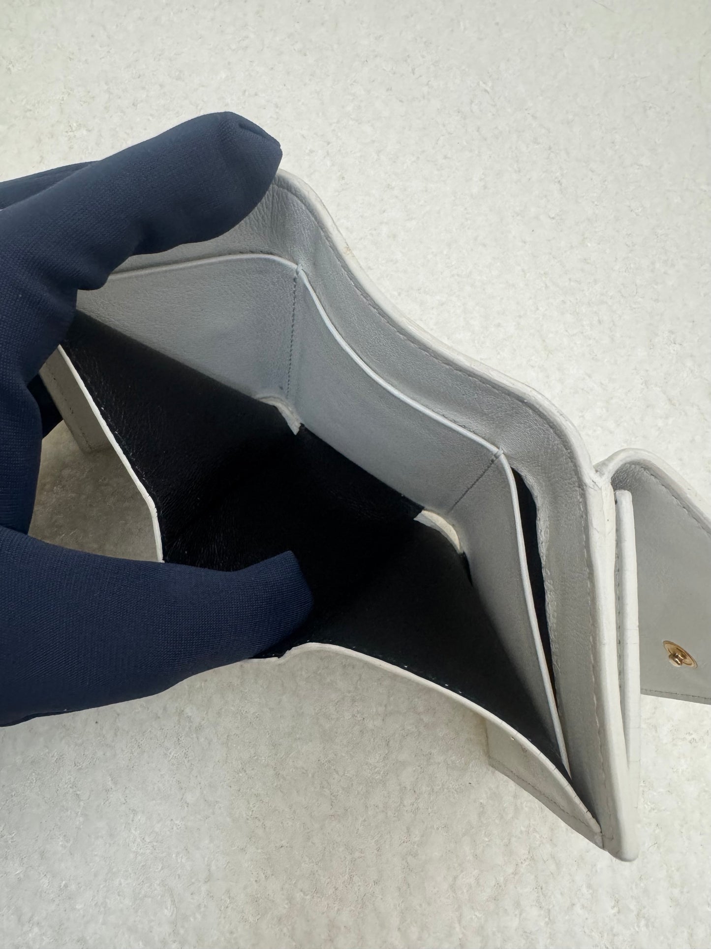 YSL - COMPACT WALLET (Pre-loved)