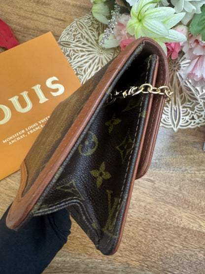 LOUIS VUITTON - DAME CLUTCH - Converted (Preloved)
