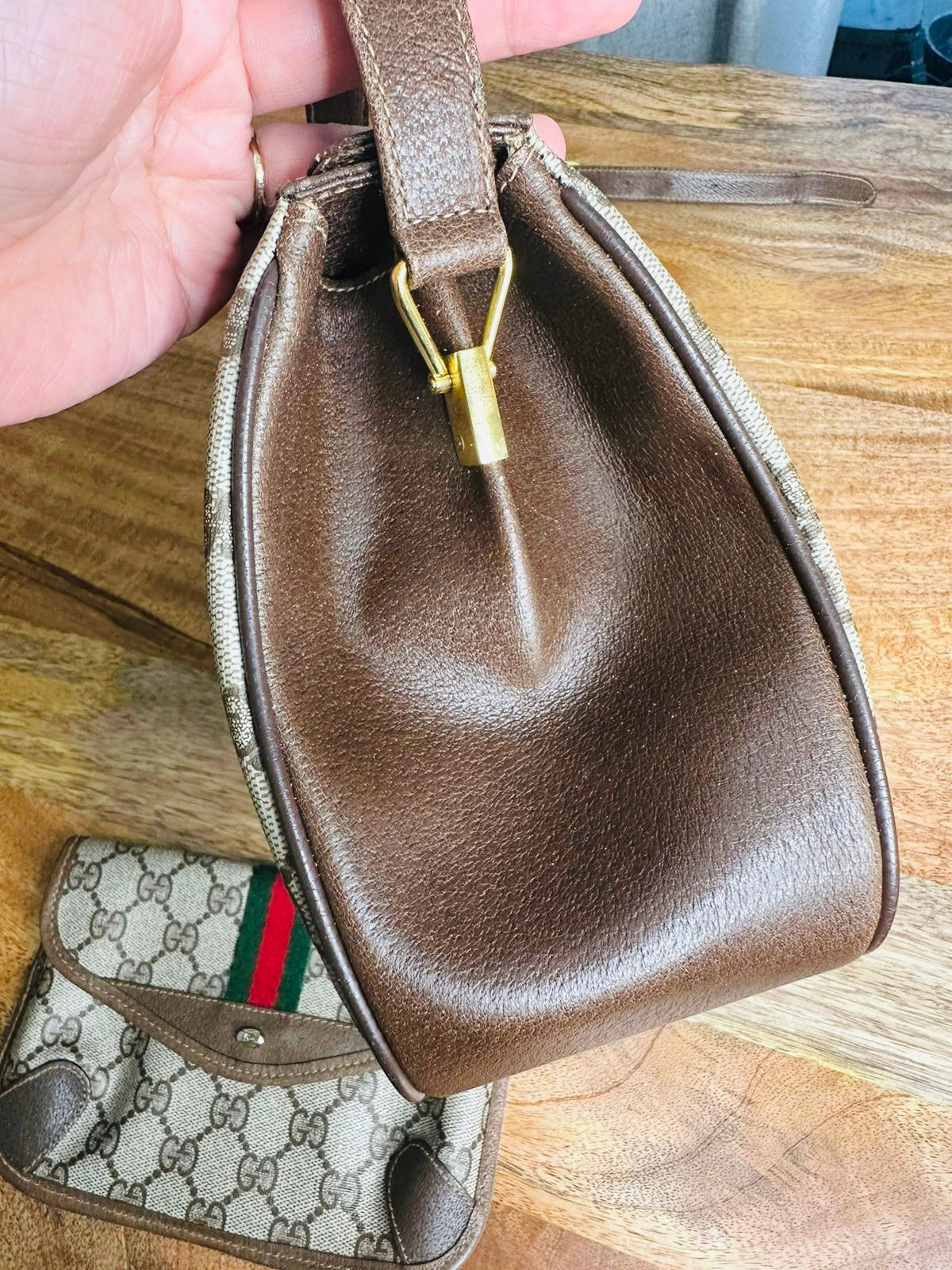 GUCCI SLING + POUCH