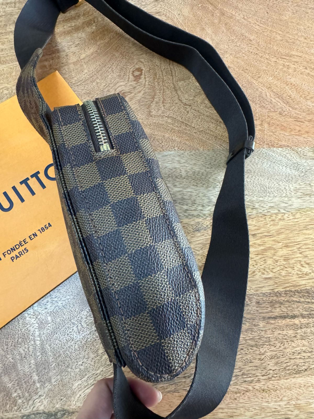 LOUIS VUITTON - GERONIMO in Damier Ebene