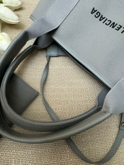 BALENCIAGA - CABAS TOTE + POUCH (Pre-loved)