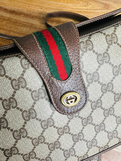 GUCCI SLING + POUCH