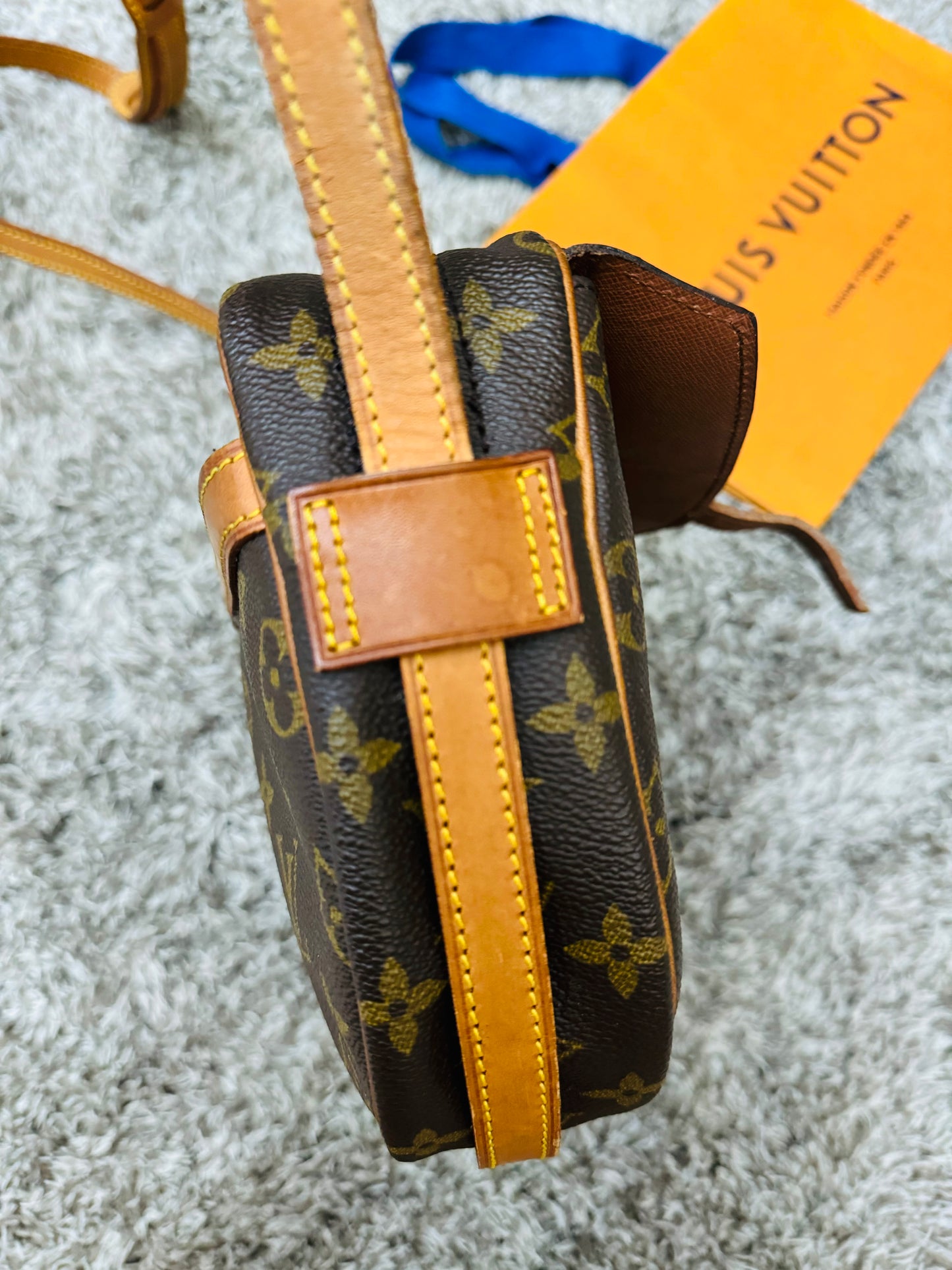 LOUIS VUITTON - Jeune Fille sling