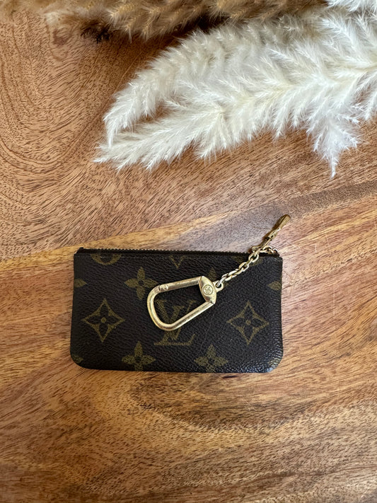 LOUIS VUITTON KEY CLES