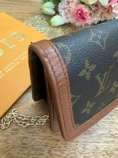 LOUIS VUITTON - DAME CLUTCH - Converted (Preloved)