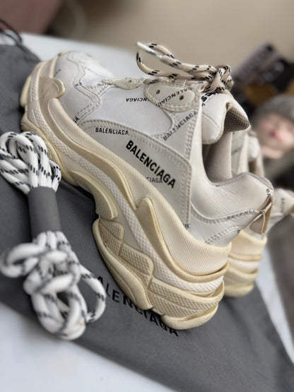 BALENCIAGA TRIPLE S - Womens shoes (Pre-loved)