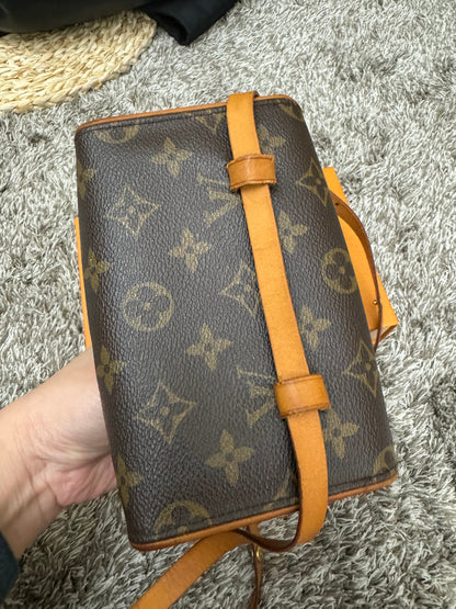 LOUIS VUITTON - POCHETTE FLORENTINE BELT BAG (Pre-loved)