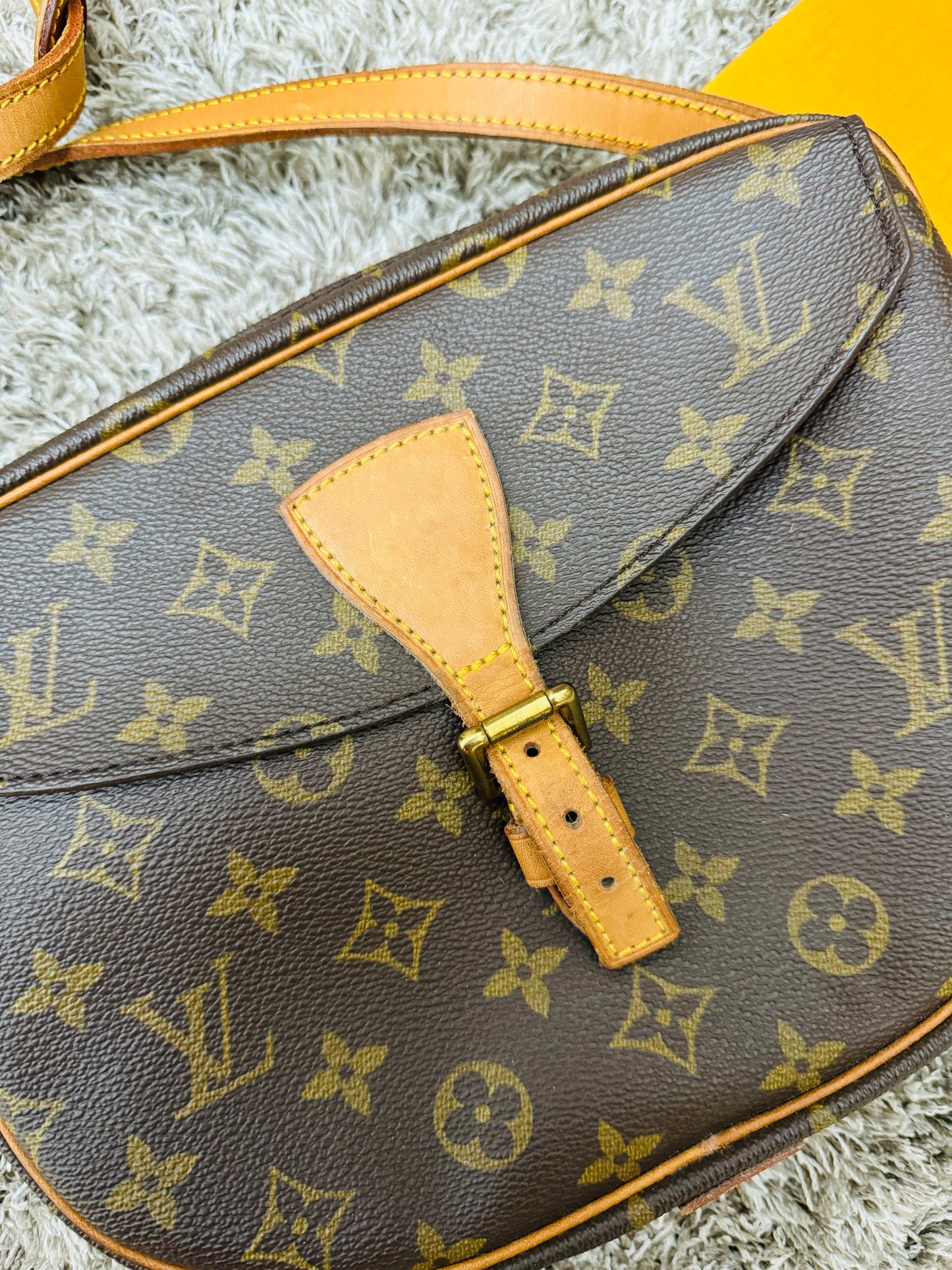 LOUIS VUITTON - Jeune Fille sling