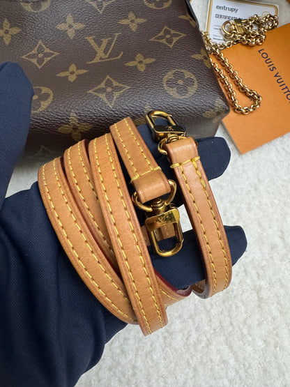 LOUIS VUITTON - PALLAS CLUTCH MARINE (Pre-loved)
