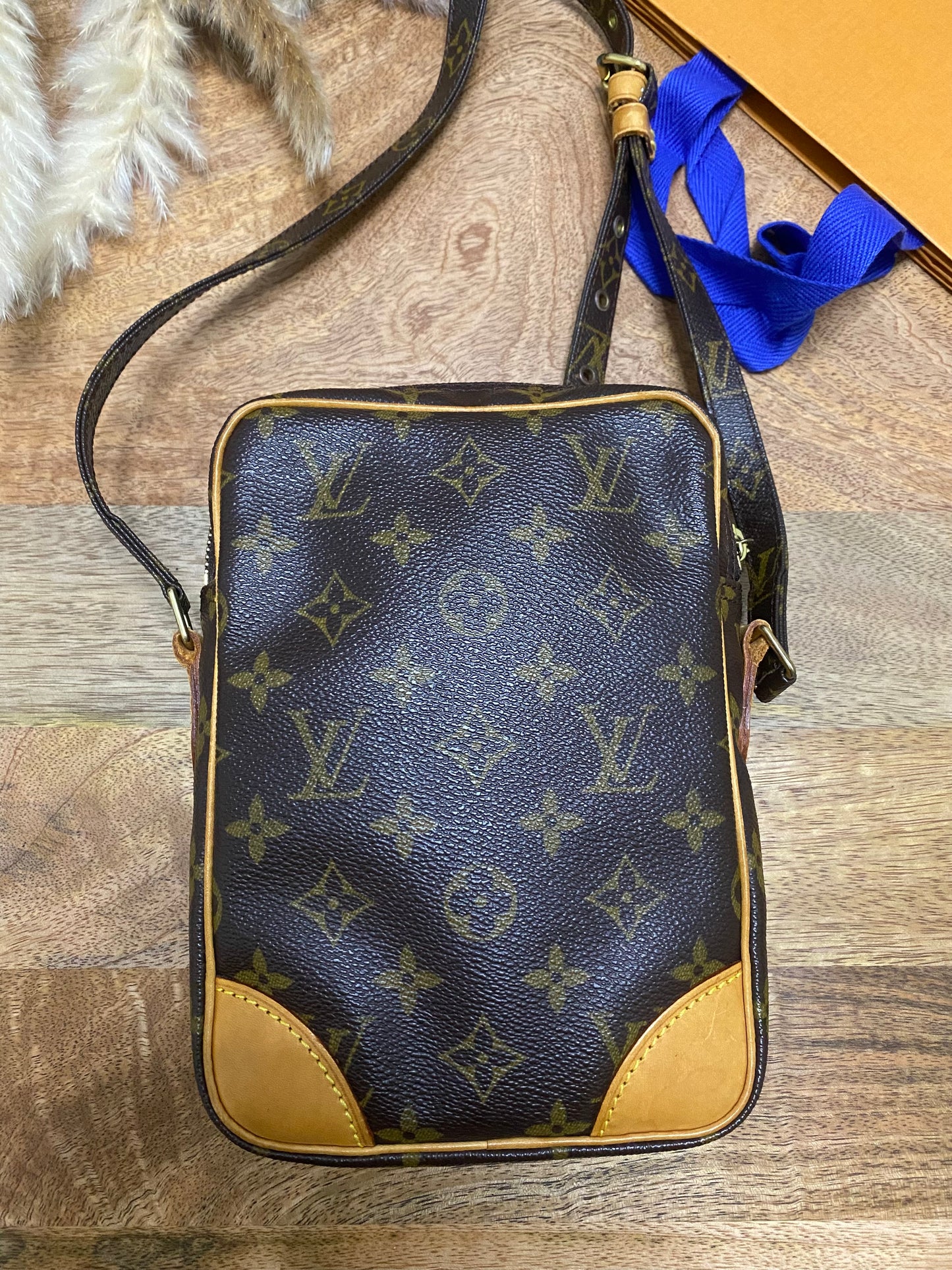 LOUIS VUITTON DANUBE