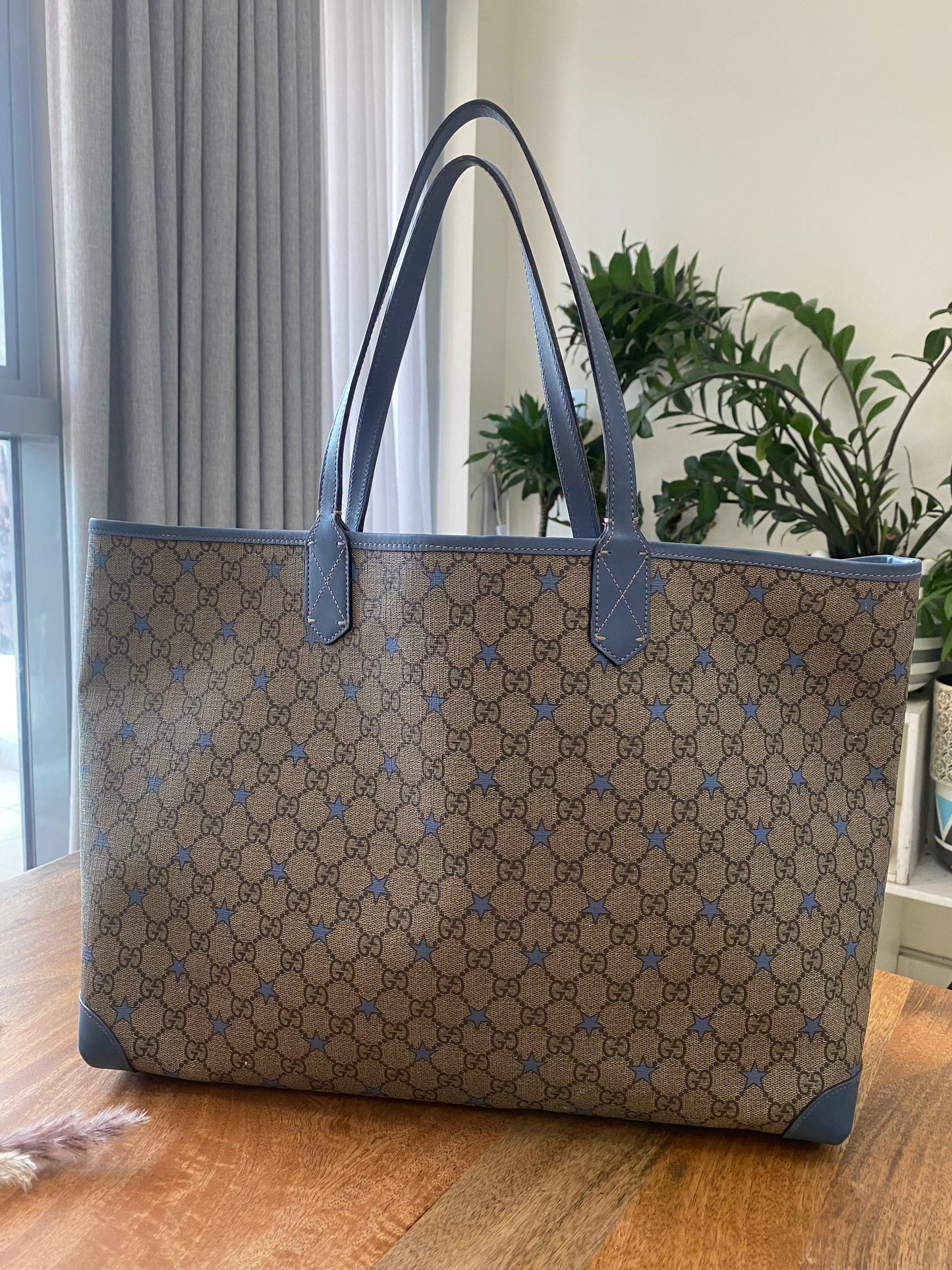 GUCCI TOTE + POUCH