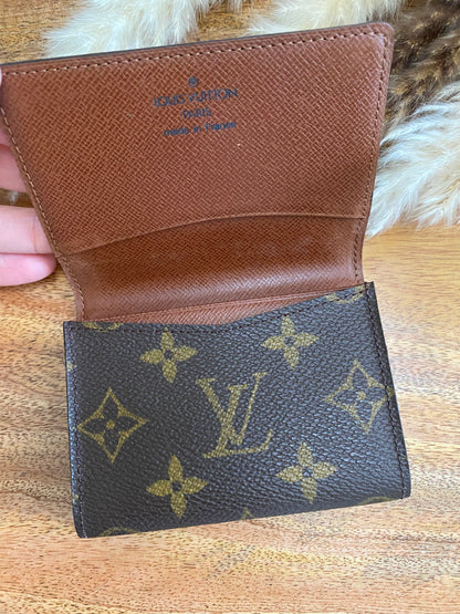 LOUIS VUITTON - CARD HOLDER (FLAP)