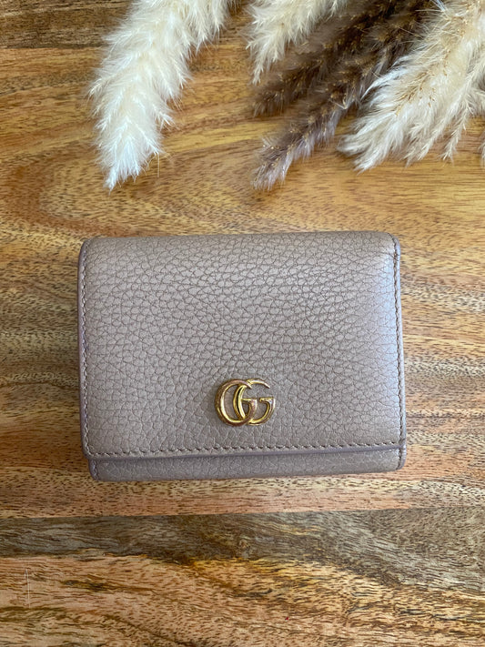 GUCCI MARMONT PORTAFOGLIO COMPACT WALLET (Beige)