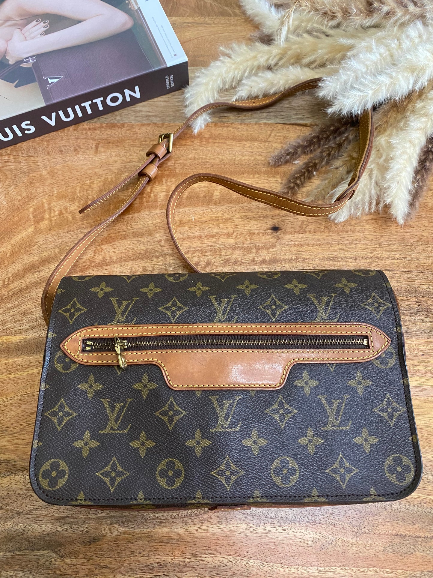 LOUIS VUITTON - SAINT GERMAIN SLING