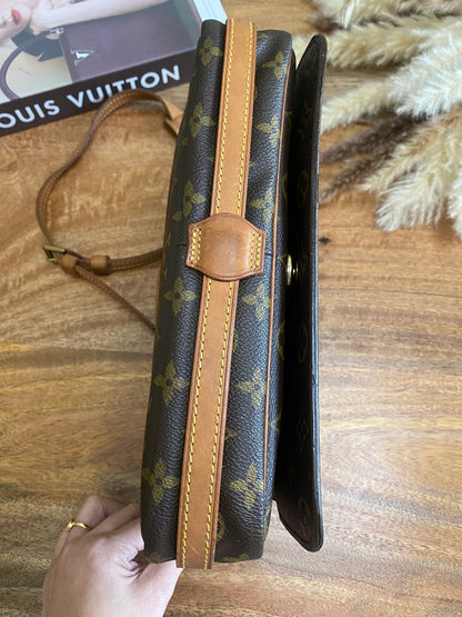 LOUIS VUITTON - SAINT GERMAIN SLING