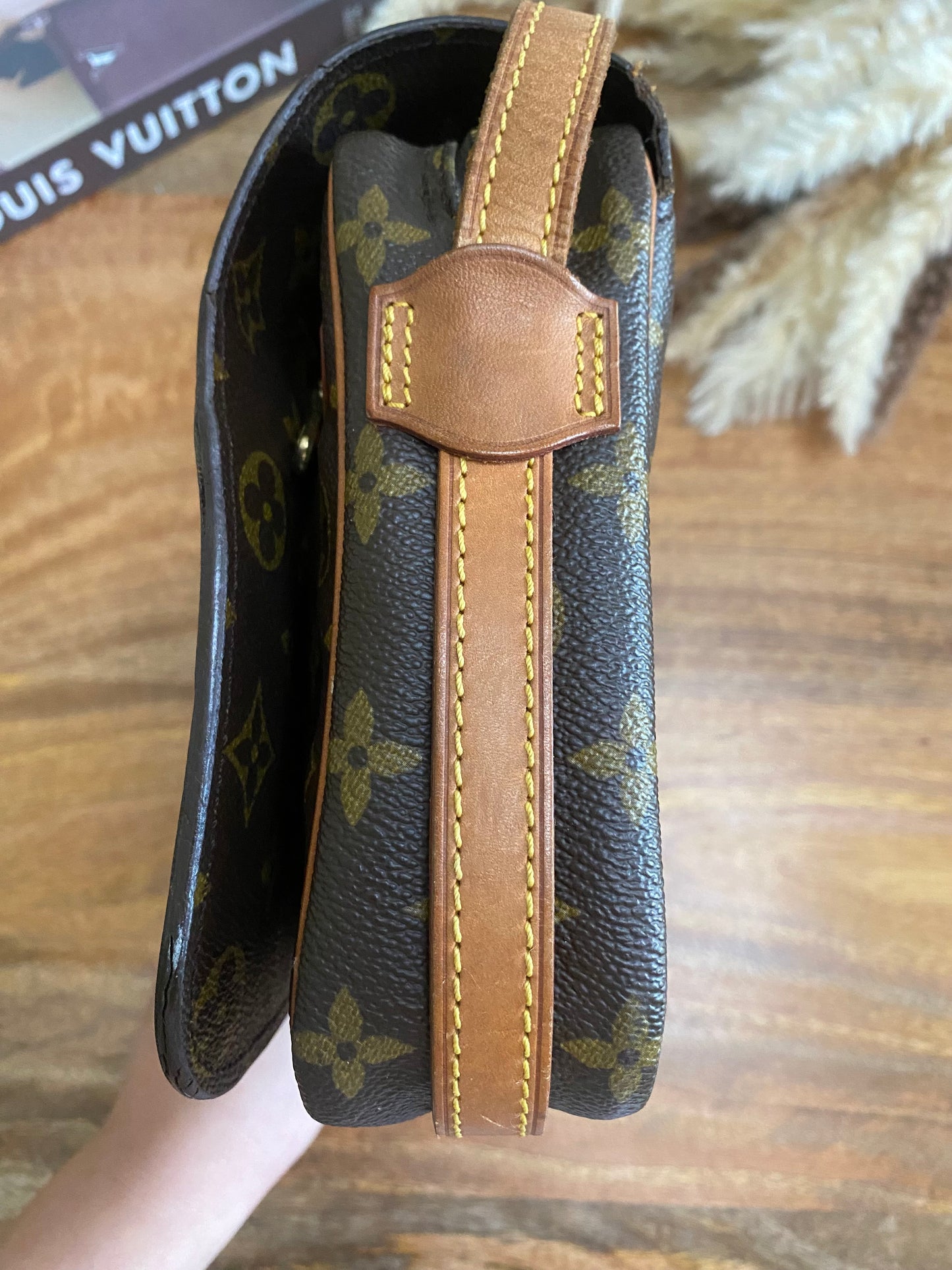 LOUIS VUITTON - SAINT GERMAIN SLING