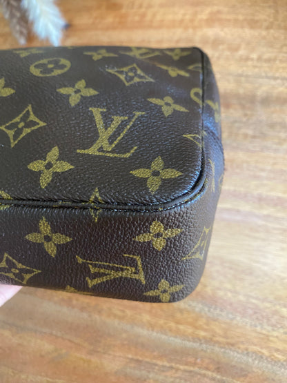 LOUIS VUITTON TROUSSE size 23 TOILETRY