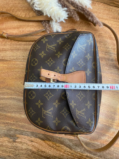 LOUIS VUITTON - JEAUN FILLE SLING