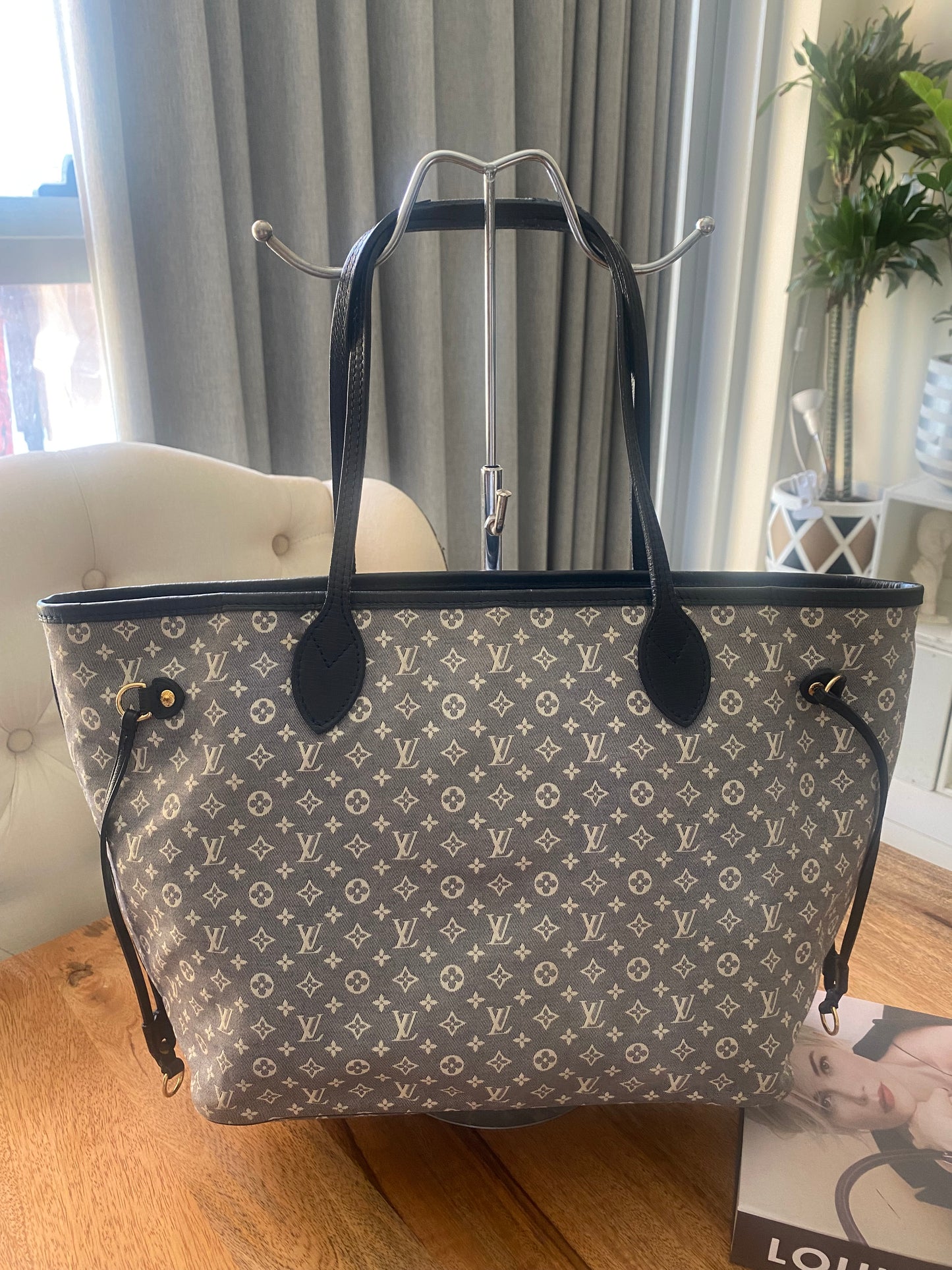 LOUIS VUITTON NEVERFULL MM in MINI LIN