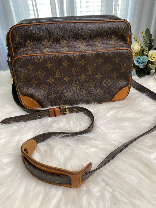 LOUIS VUITTON MESSENGER NILE (Rank B)