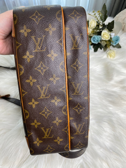 LOUIS VUITTON MESSENGER NILE (Rank B)