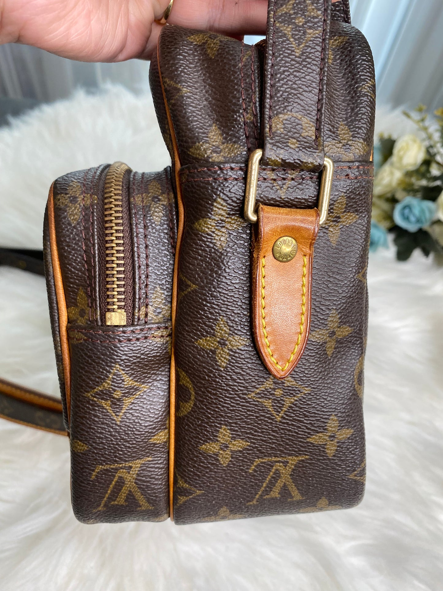 LOUIS VUITTON MESSENGER NILE (Rank B)