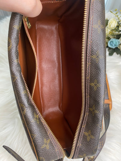 LOUIS VUITTON MESSENGER NILE (Rank B)