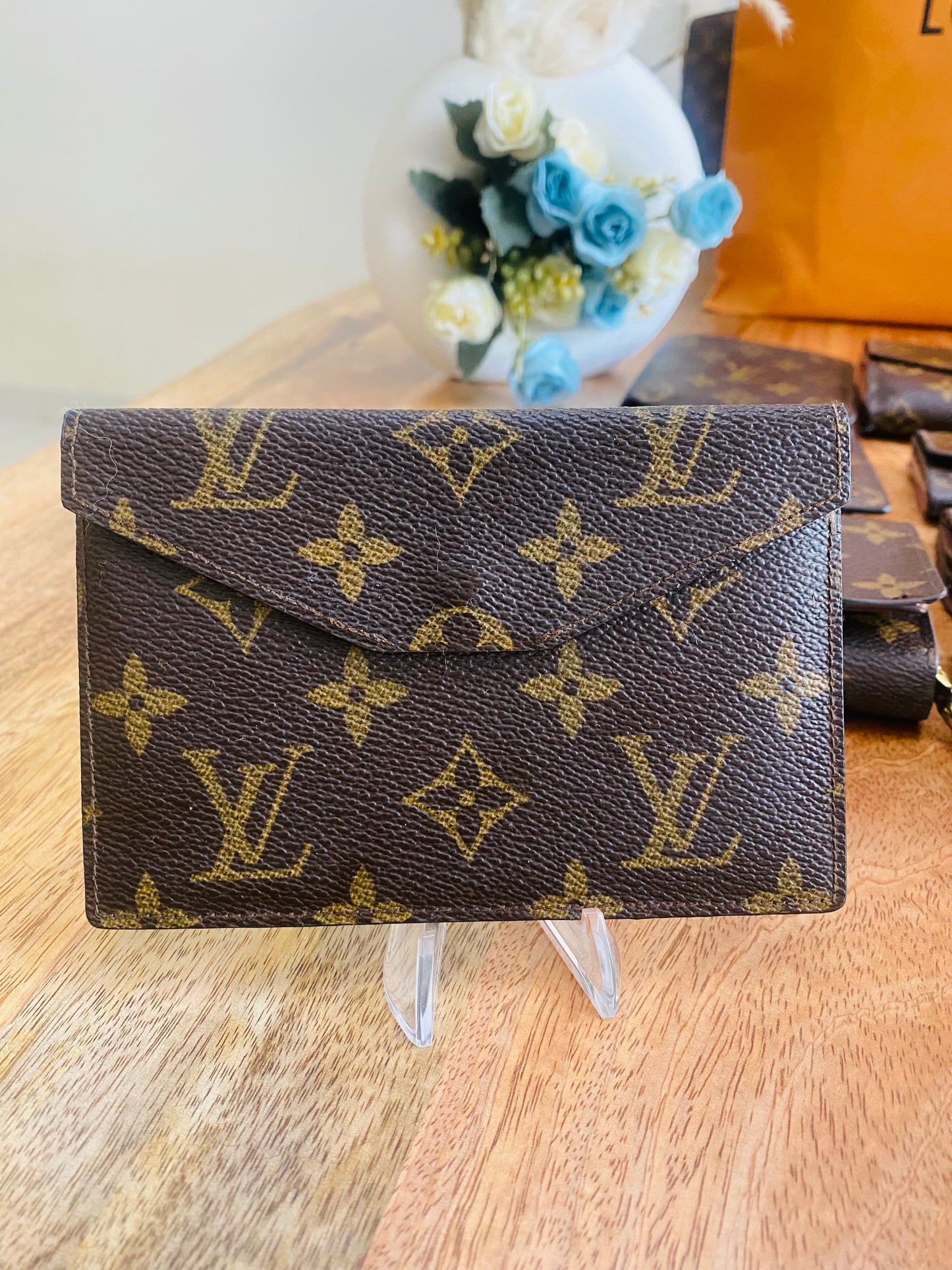 LOUIS VUITTON CARD HOLDER (Envelope type)