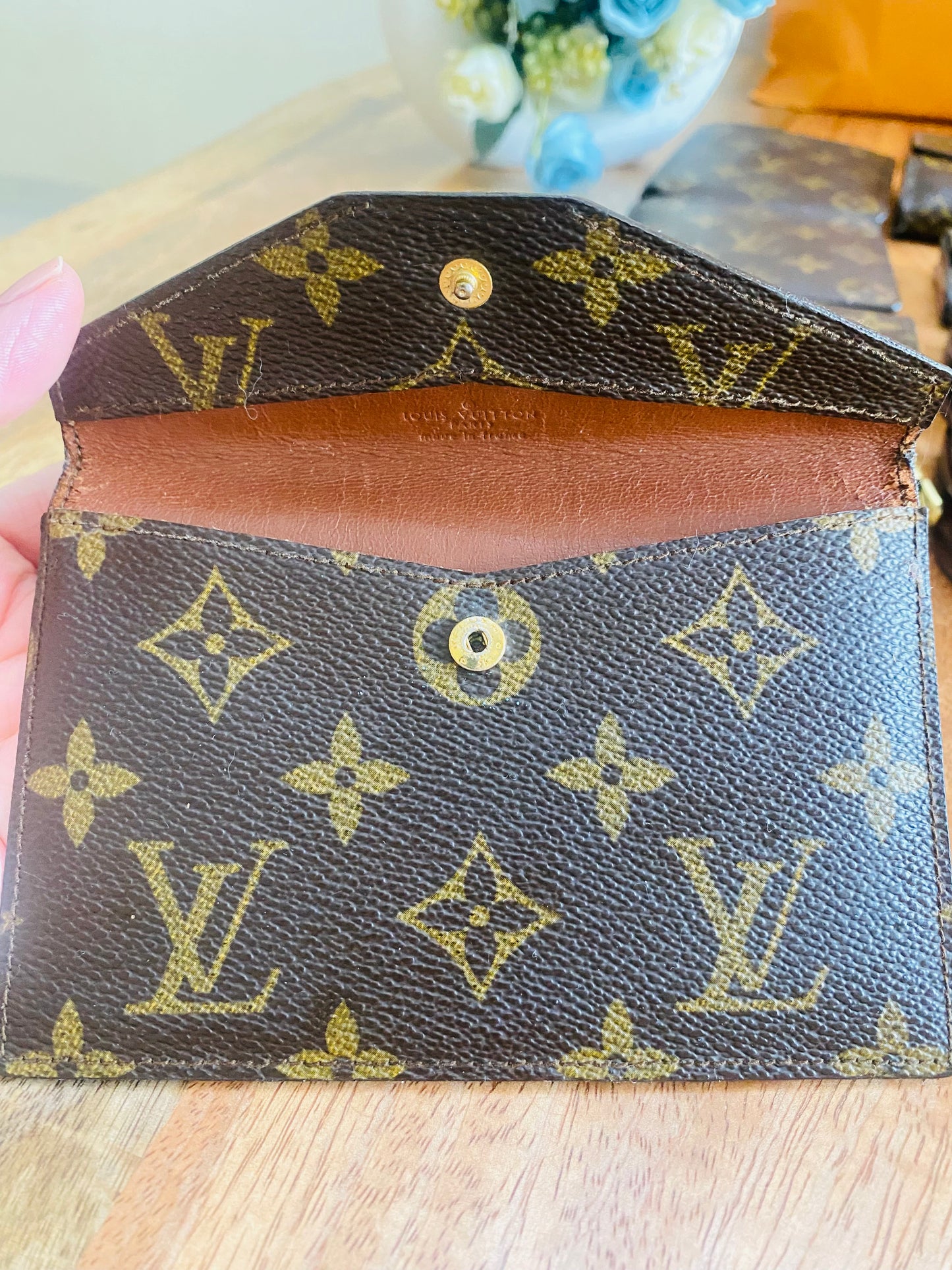 LOUIS VUITTON CARD HOLDER (Envelope type)