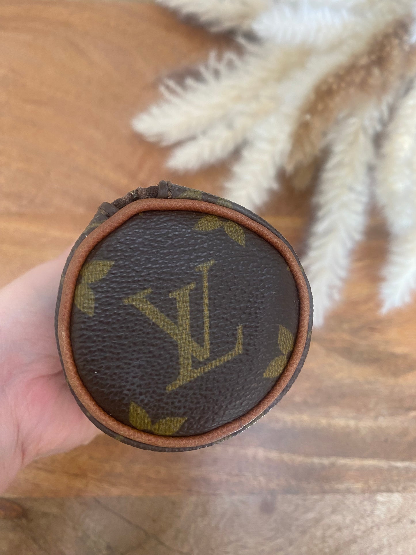 LOUIS VUITTON POUCH