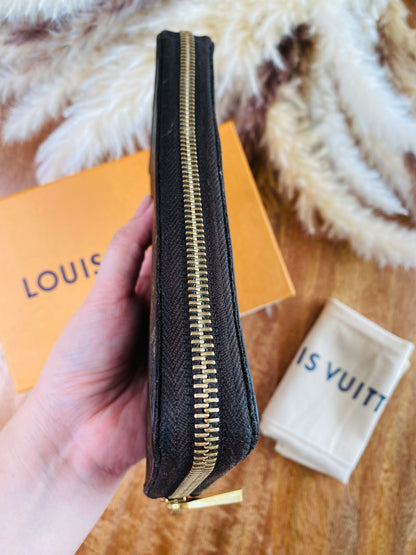 LOUIS VUITTON ZIPPY ILLUSTRE WALLET (Limited)