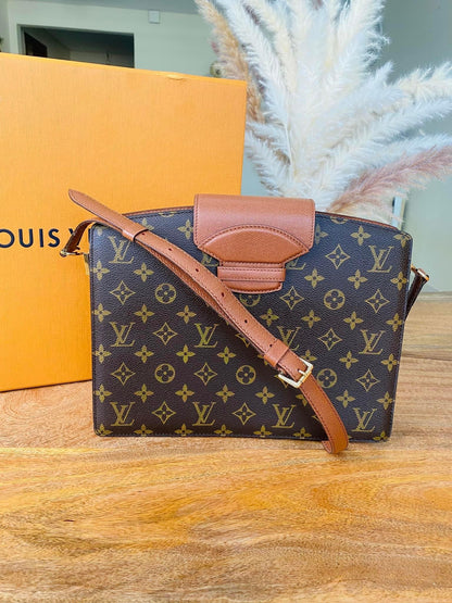 LOUIS VUITTON COURCELLES