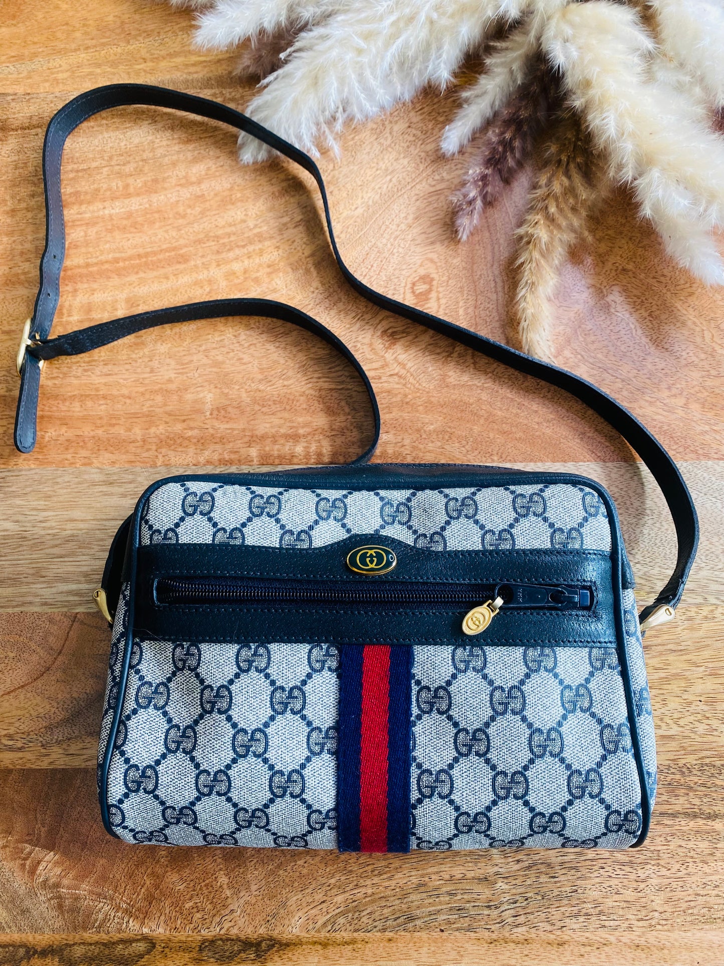 GUCCI SHERRY LINE SLING