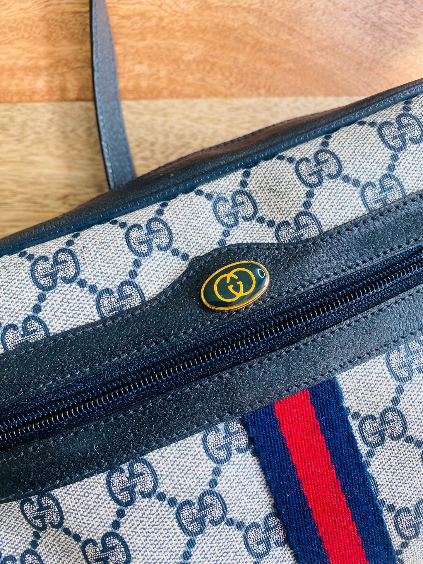 GUCCI SHERRY LINE SLING