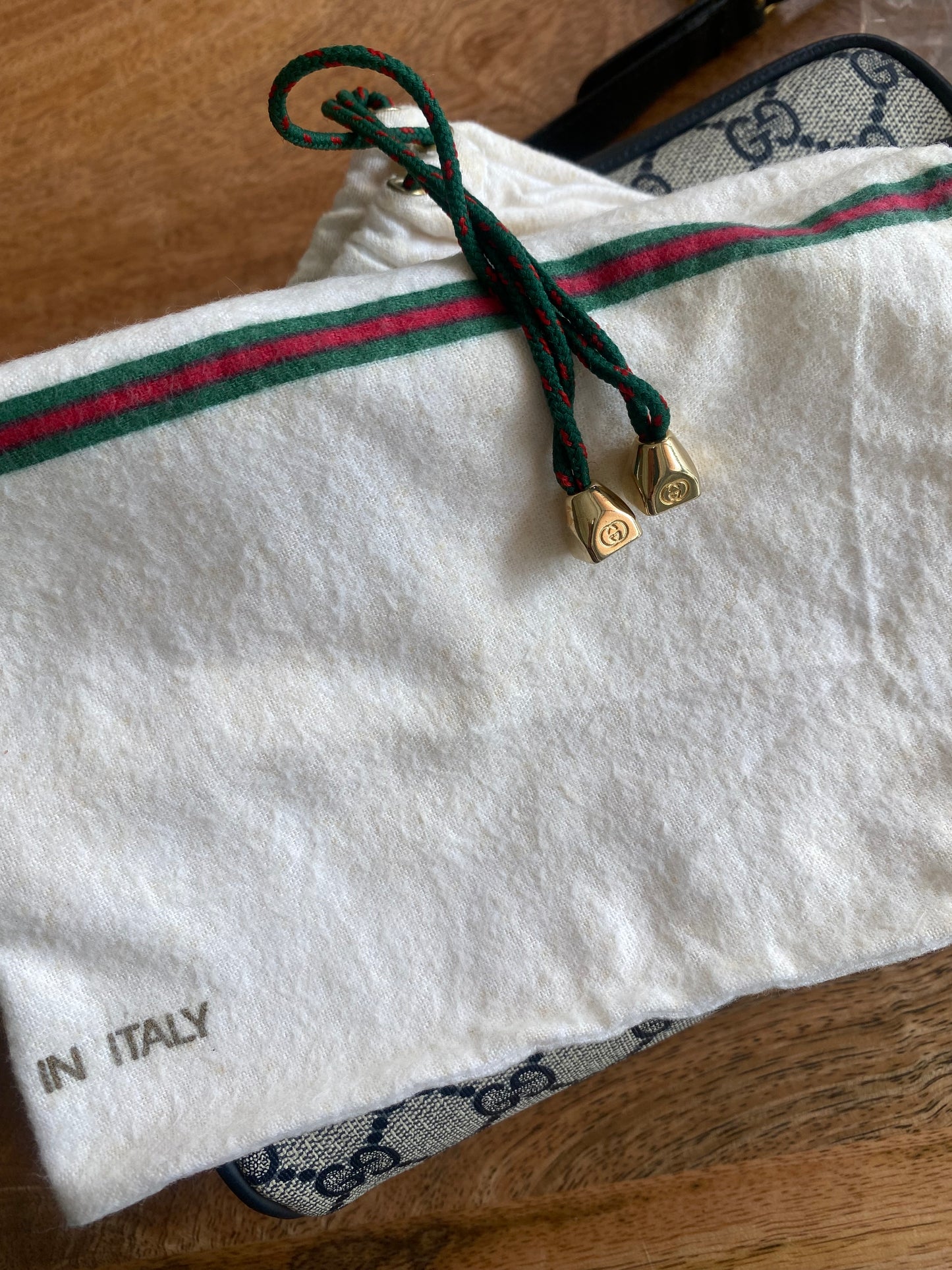 GUCCI SHERRY LINE SLING