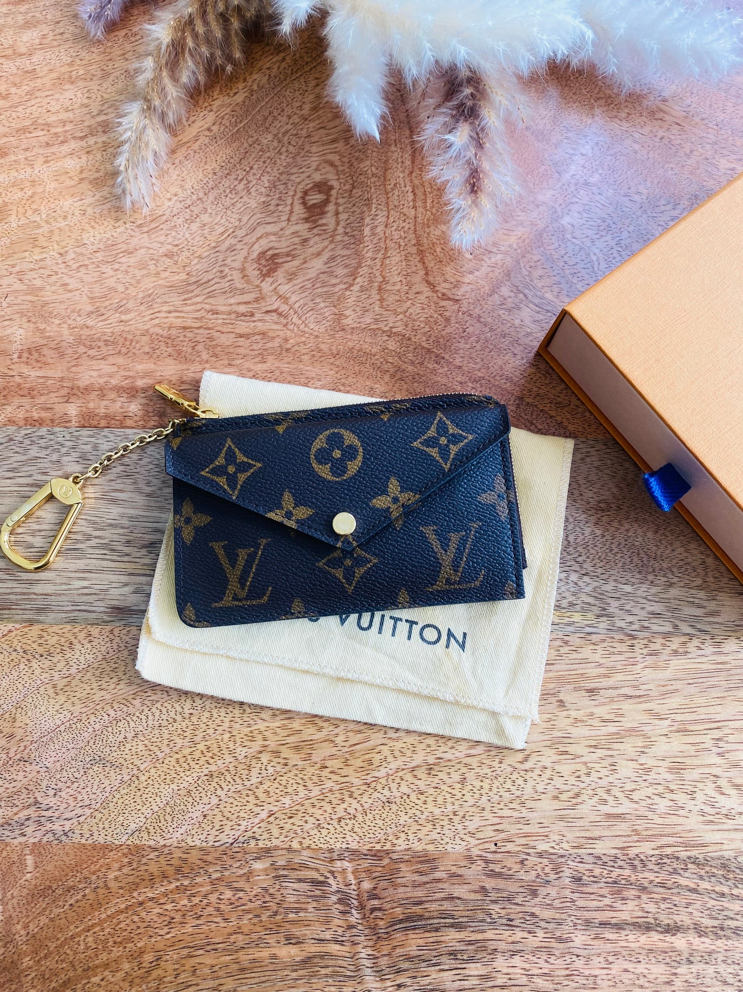 LOUIS VUITTON RECTO VERSO (Card holder)