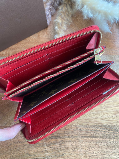 LOUIS VUITTON LONG ZIPPY RETIRO WALLET