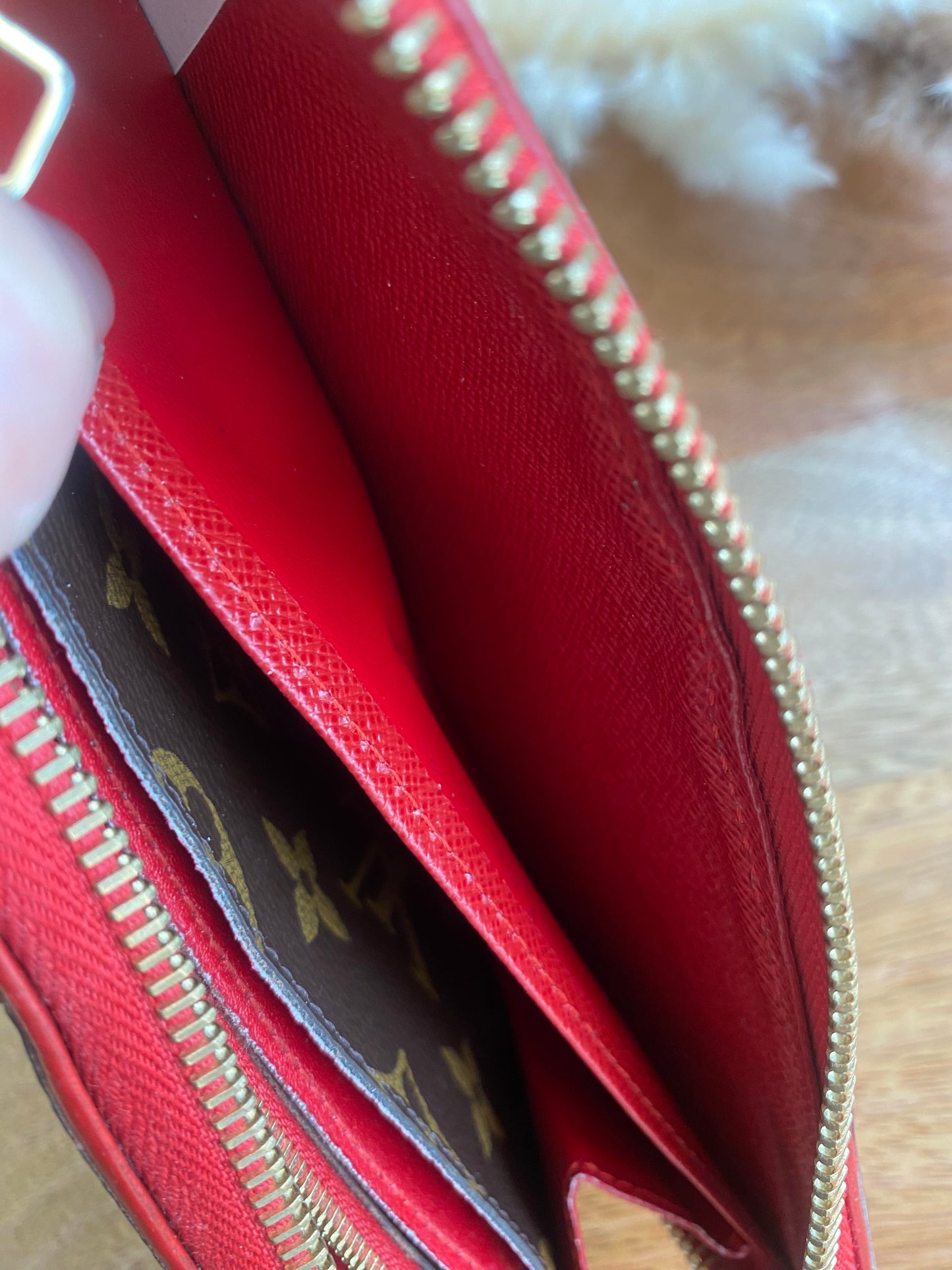 LOUIS VUITTON LONG ZIPPY RETIRO WALLET