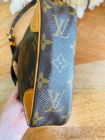 LOUIS VUITTON DANUBE SLING