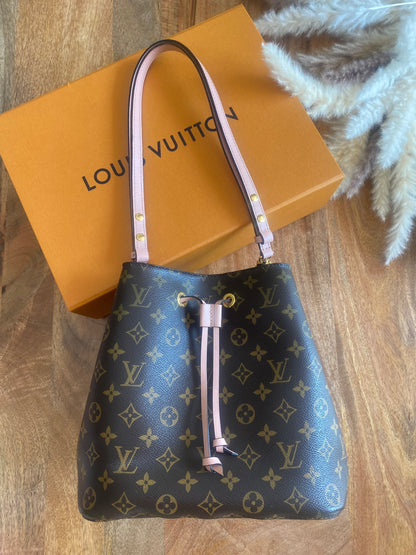 LOUIS VUITTON NEO NOE MM (in Rose Poudre color)