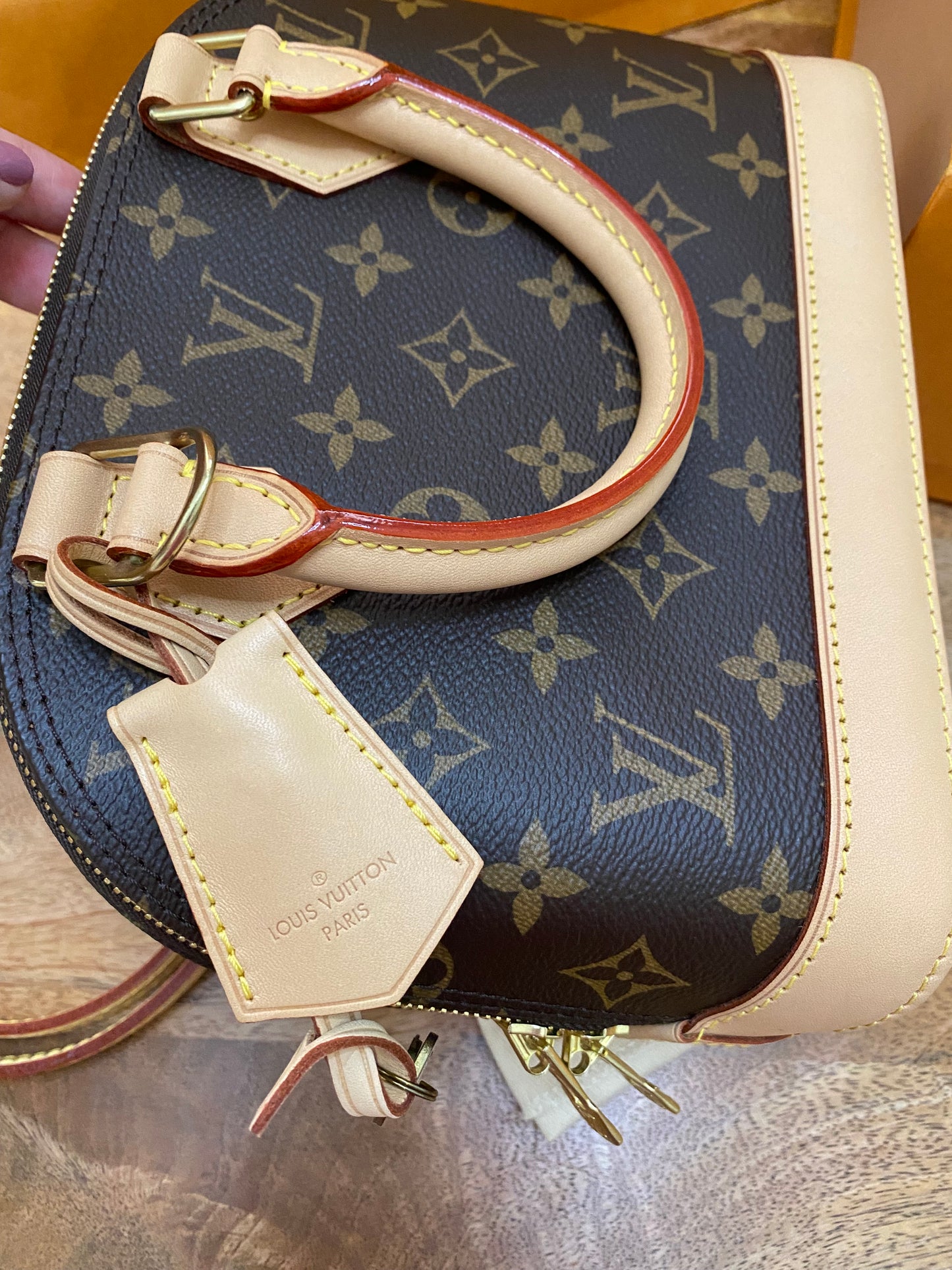 LOUIS VUITTON ALMA BB (Microchip)