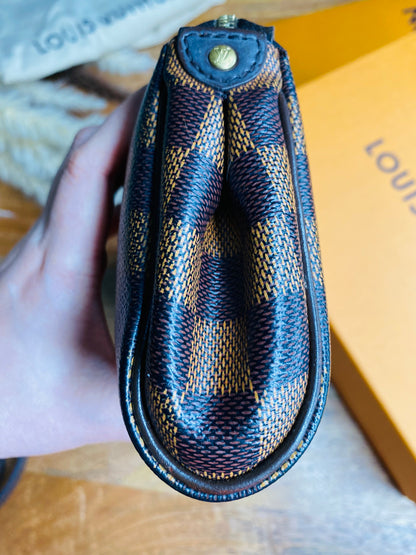 LOUIS VUITTON EVA CLUTCH SLING