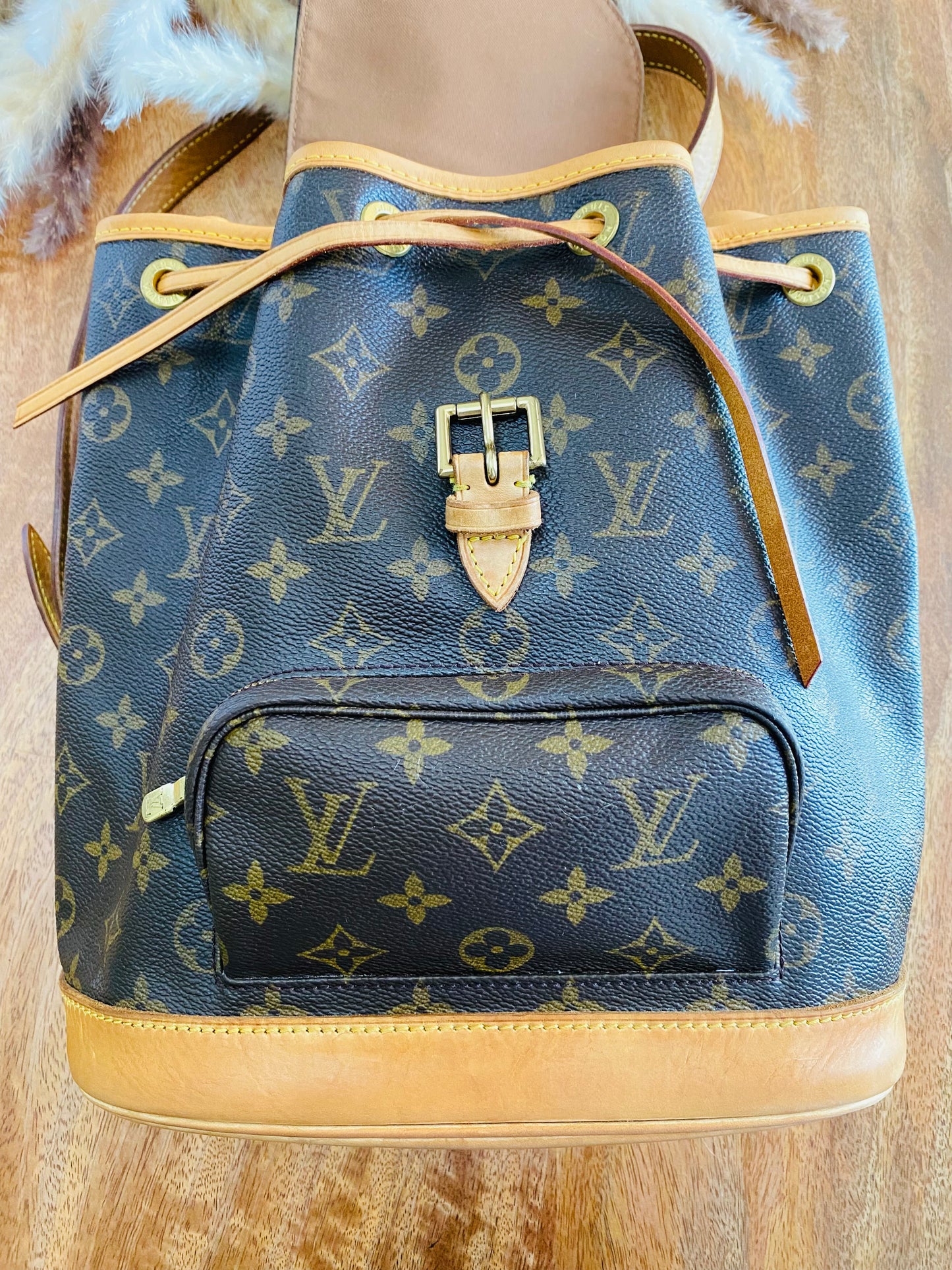 LOUIS VUITTON MONTSOURIS MM BACK PACK