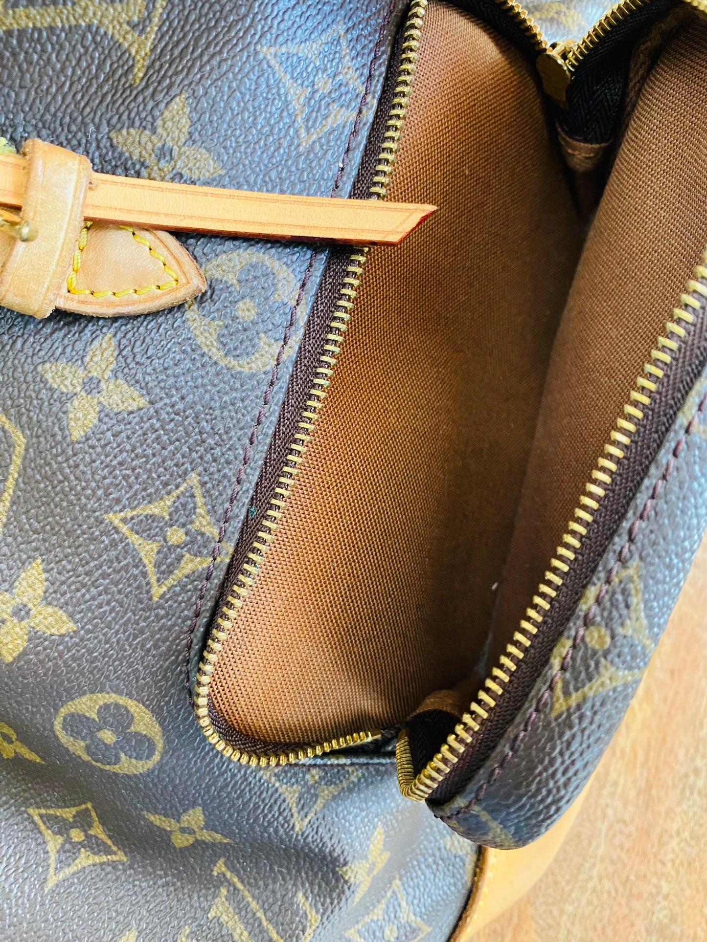 LOUIS VUITTON MONTSOURIS MM BACK PACK