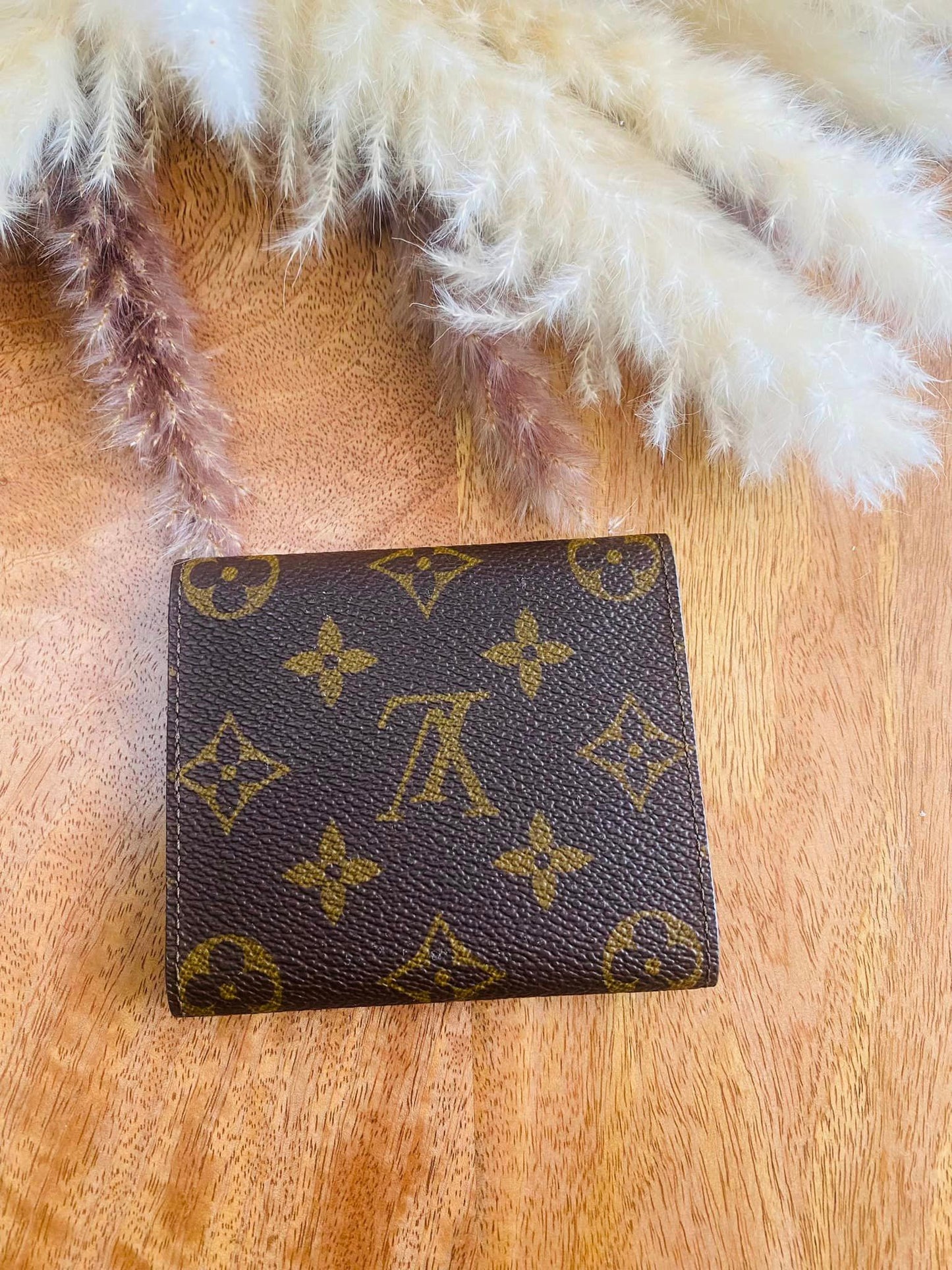 LOUIS VUITTON LV CARD HOLDER